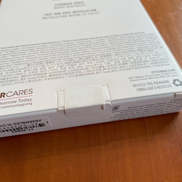 New Otterbox Amplify Glass Screen Protector for iPhone 13 and iPhone 13 Pro - Picture 8 of 8